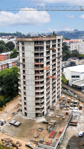 Estrutura de betão armado concluída no Edifício E de Lordelo do Ouro